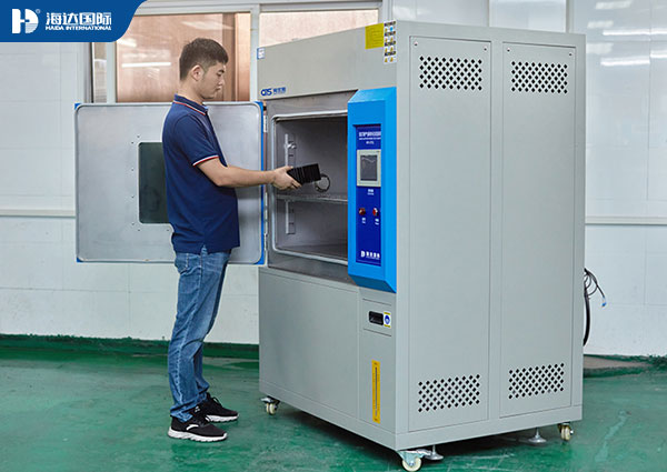 氙燈老化試驗(yàn)箱如何為醫(yī)療級(jí)硅膠制品保駕護(hù)航